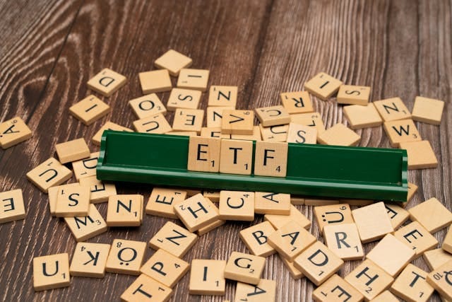 Building a Diversified Portfolio with ETFs A Step-by-Step Guide (2024) 