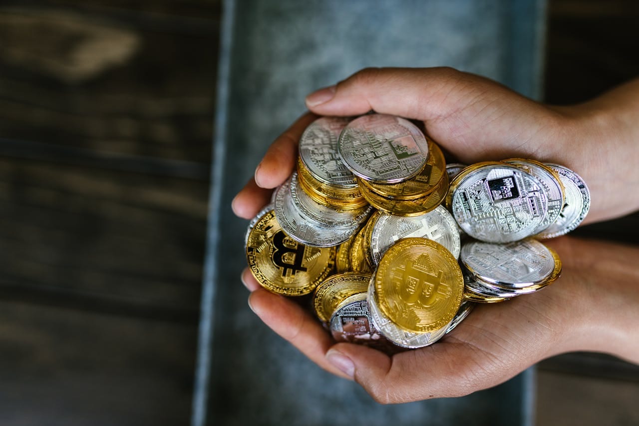 Best Crypto to Buy Now: 5 Altcoins Primed for 2025 (Beyond Bitcoin)