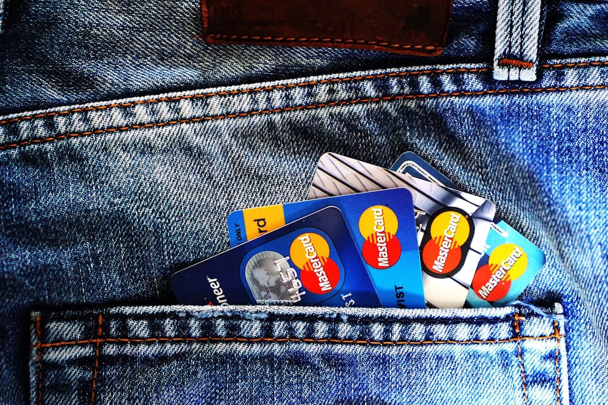 Unlocking Rewards & Benefits: A Beginner's Guide to Credit Cards